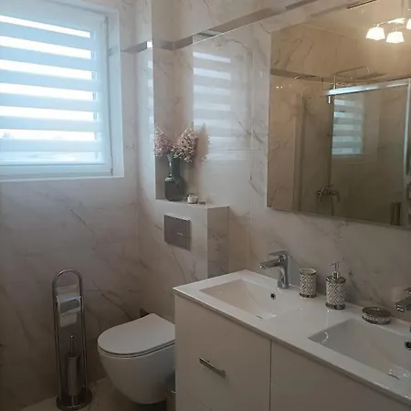 Stymbroch Apartment *